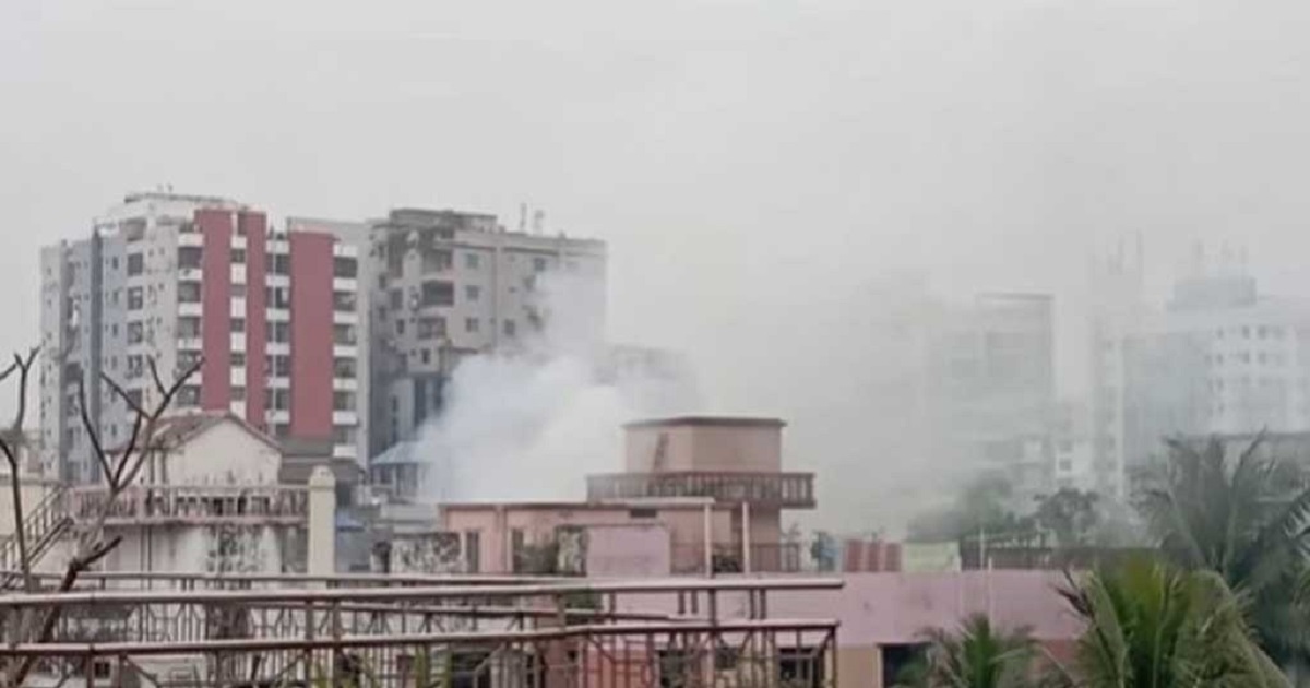 মোহাম্মদপুর আবাসিক ভবনে আগুন