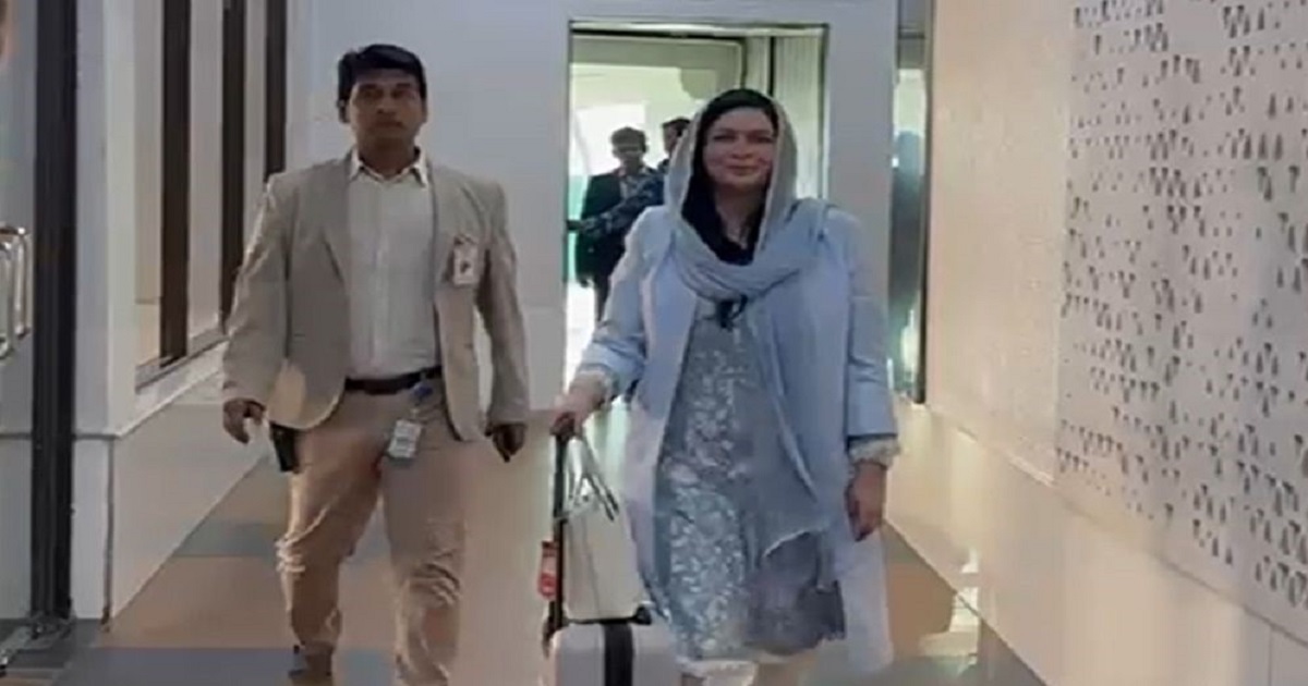 এভারকেয়ার হাসপাতালে পৌঁছেছেন জুবাইদা রহমান