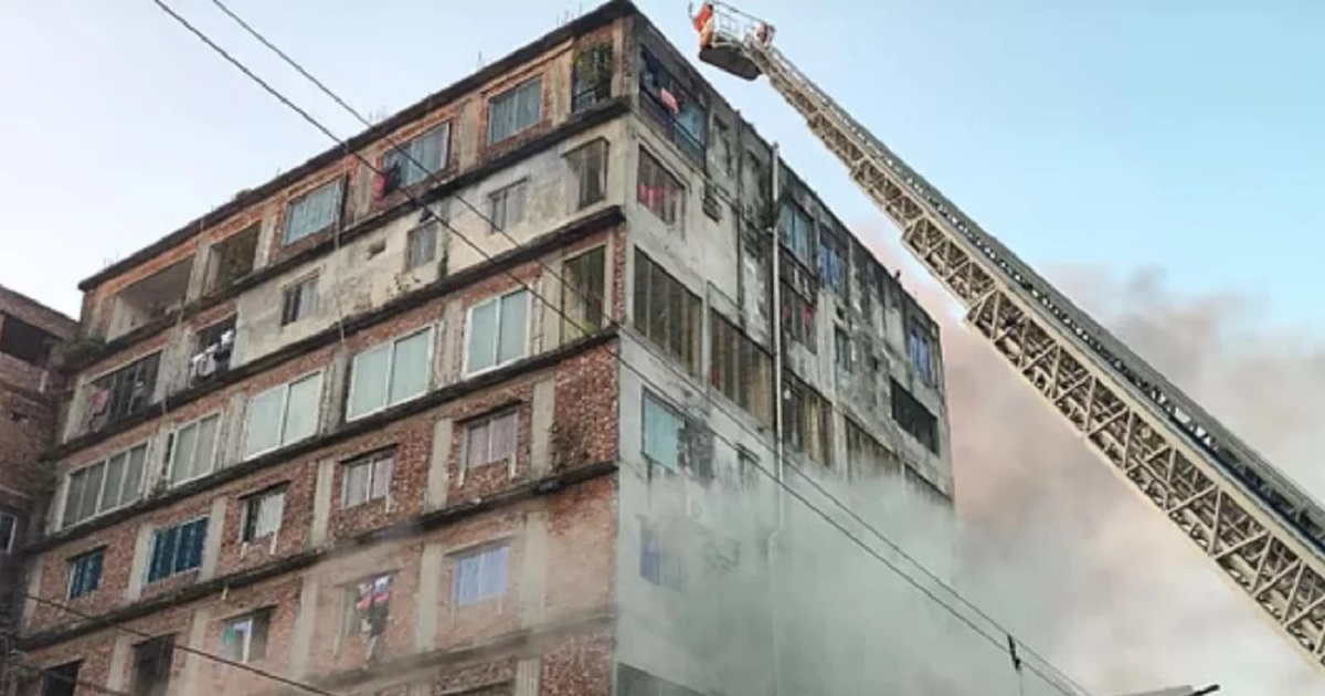 কেরানীগঞ্জে জমেলা টাওয়ারে আগুন, নিয়ন্ত্রণে ১২ ইউনিট