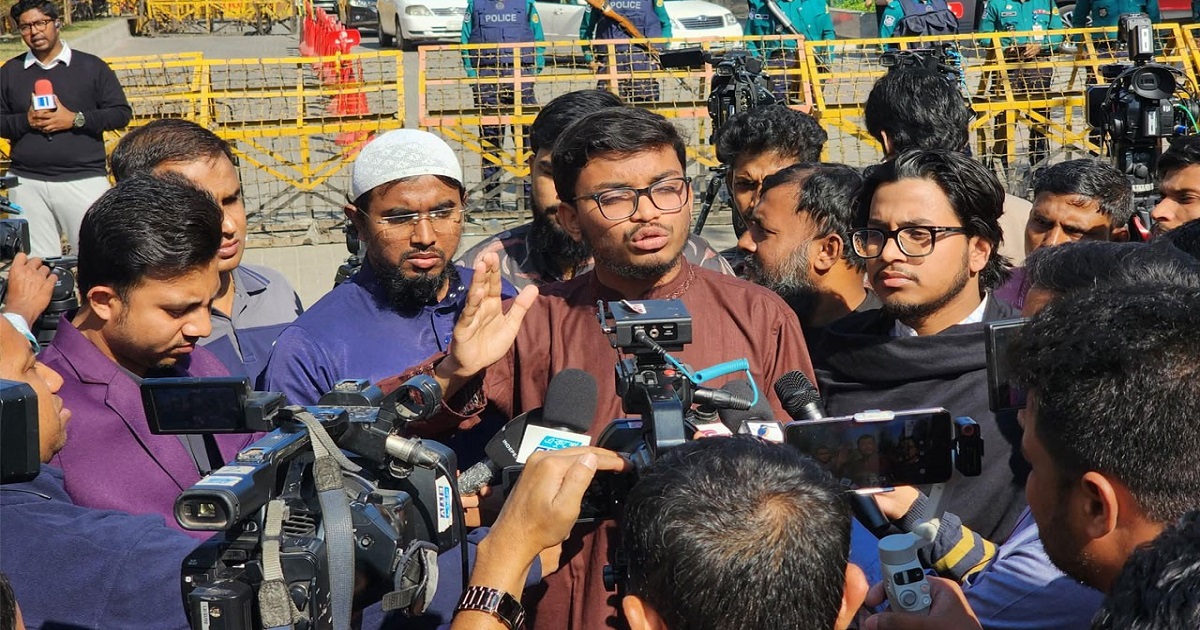 ওসমান হাদির ওপর হামলা: স্বরাষ্ট্র উপদেষ্টার পদত্যাগ দাবি