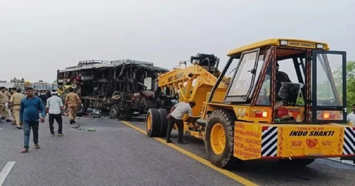 ভারতে এক্সপ্রেসওয়েতে ভয়াবহ সংঘর্ষ, বহু হতাহত