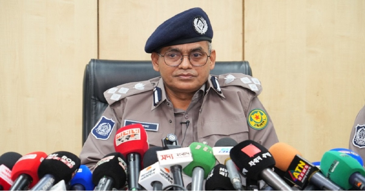 প্রথম আলো ও ডেইলি স্টারে হামলার ঘটনায় গ্রেফতার ১৭
