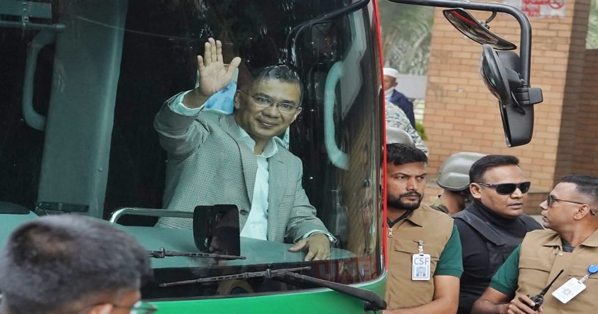 মা কে দেখতে এভারকেয়ারের পথে তারেক রহমান