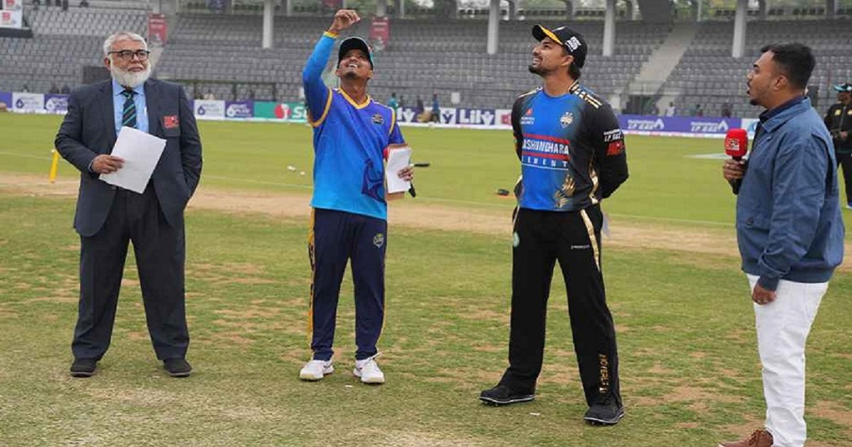 চট্টগ্রামকে ব্যাটিংয়ে পাঠালো রংপুর রাইডার্স