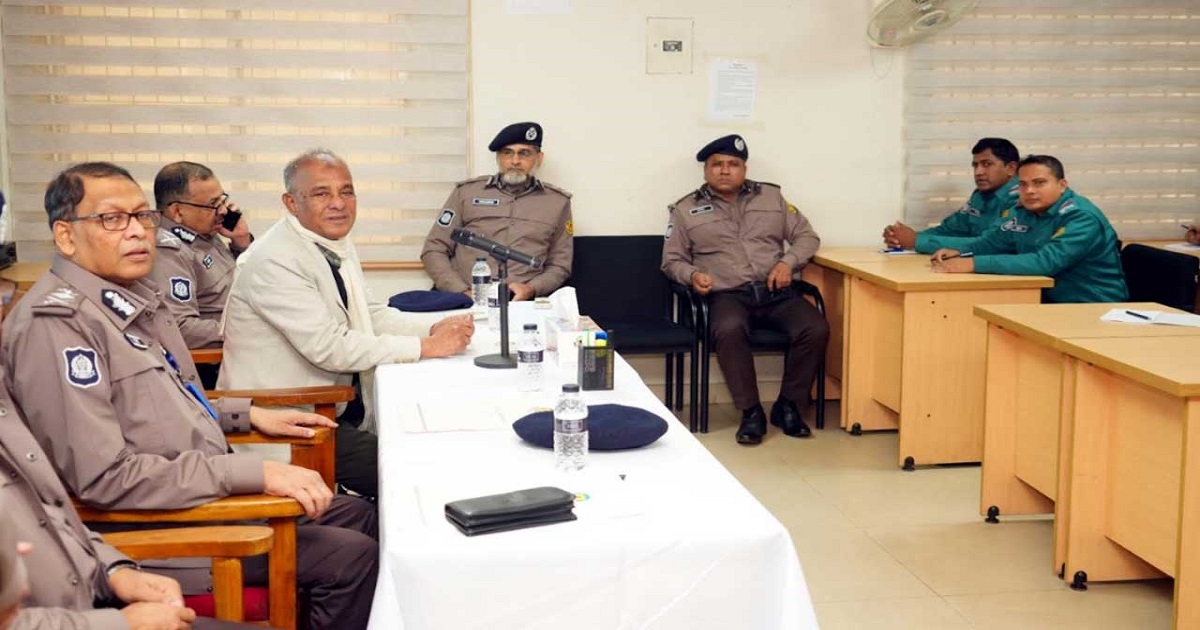 পেশাদারিত্বের সঙ্গে নির্বাচনী দায়িত্ব পালন করতে হবে: স্বরাষ্ট্র উপদেষ্টা