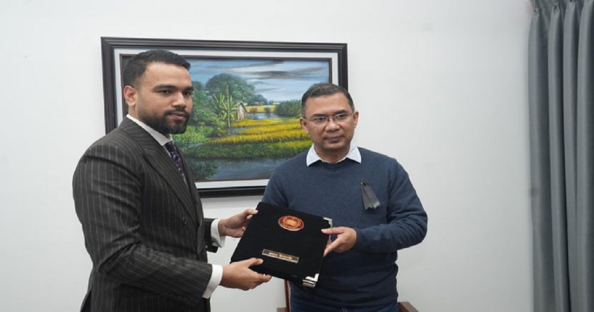 খালেদা জিয়ার মৃত্যুতে প্রধান উপদেষ্টার শোকবার্তা হস্তান্তর