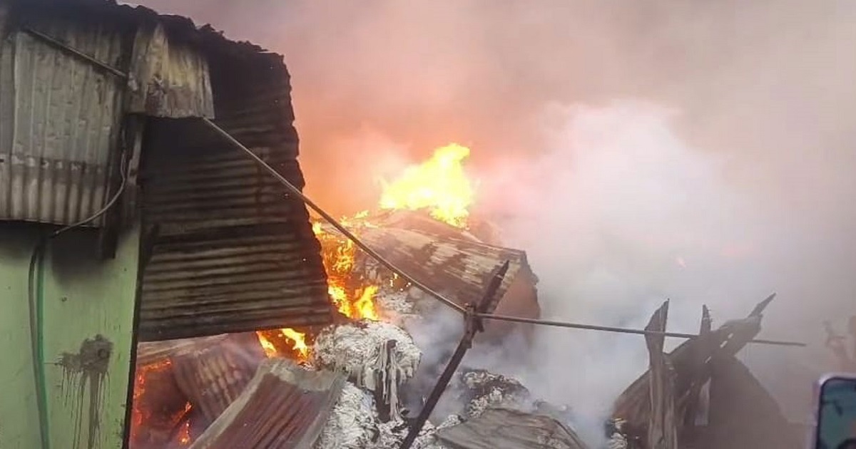 গাজীপুরে ঝুটের গুদামে আগুন; নিয়ন্ত্রণে ৬ ইউনিট