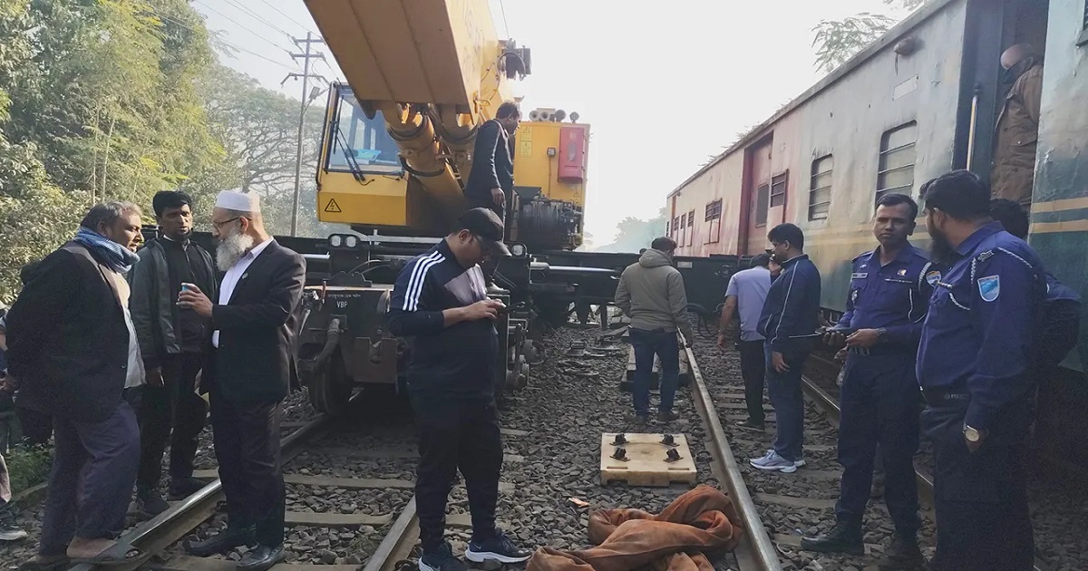 ভৈরবে ‘ঢাকা মেইল’ ট্রেনের বগি লাইনচ্যুত