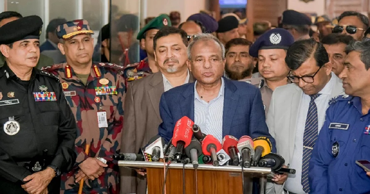 নির্বাচনে সততা ও নিষ্ঠার সঙ্গে দায়িত্ব পালনের নির্দেশ স্বরাষ্ট্র উপদেষ্টার