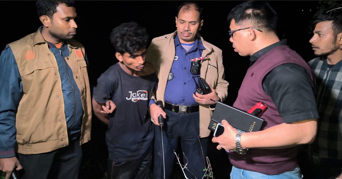 ফেনীতে স্বামীর রামদার কোপে স্ত্রী ও বান্ধবীর হাত বিচ্ছিন্ন