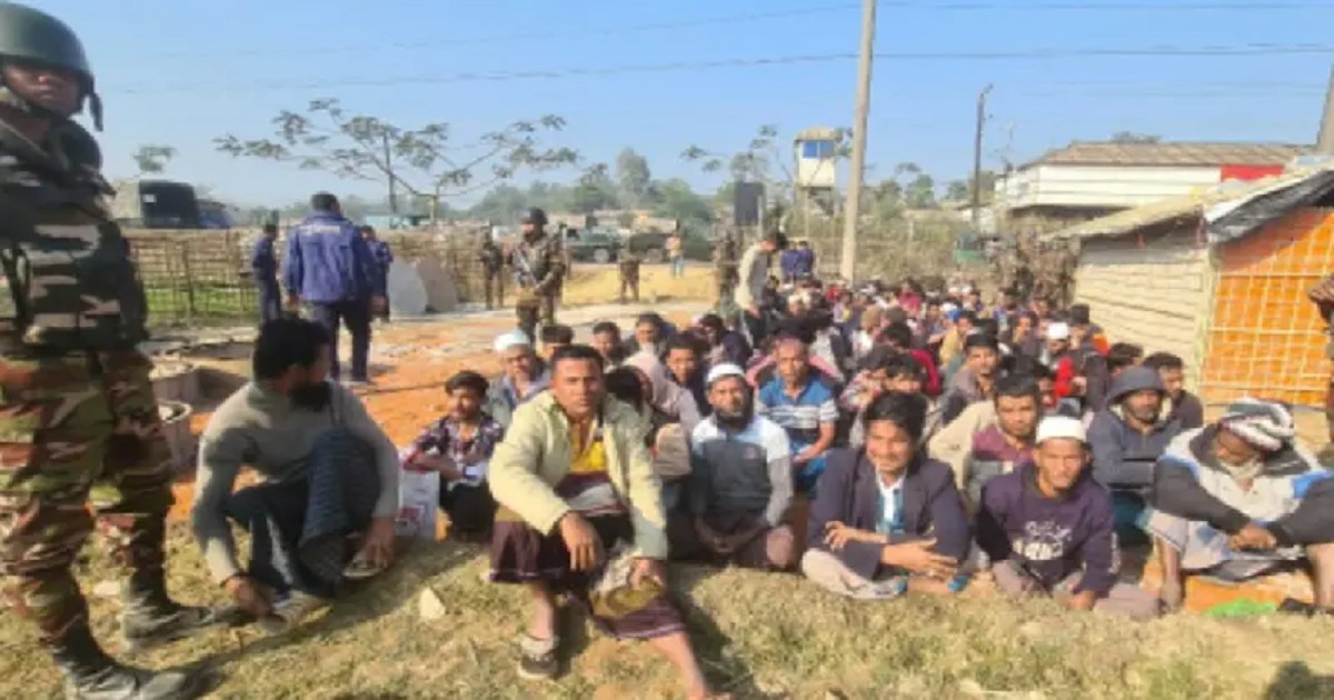 যৌথবাহিনীর অভিযানে ক্যাম্পের বাইরে থাকা এক হাজার রোহিঙ্গা আটক