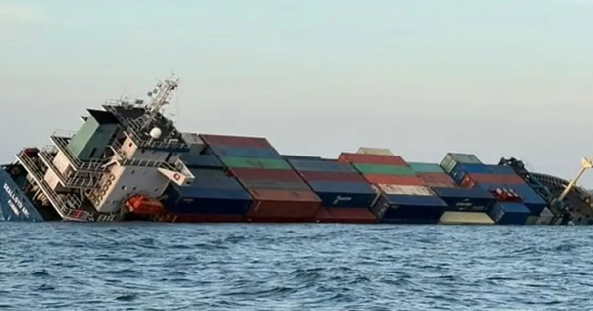 থাইল্যান্ড উপকূলে ডুবল পণ্যবাহী জাহাজ