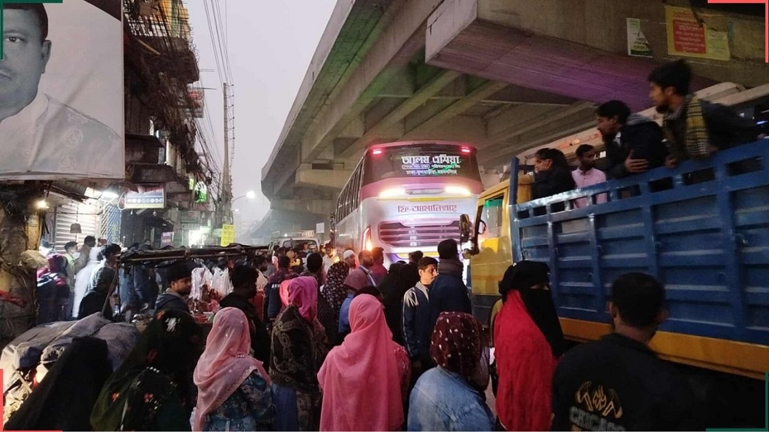 ভোটের টানে ঘরমুখো মানুষের ঢল