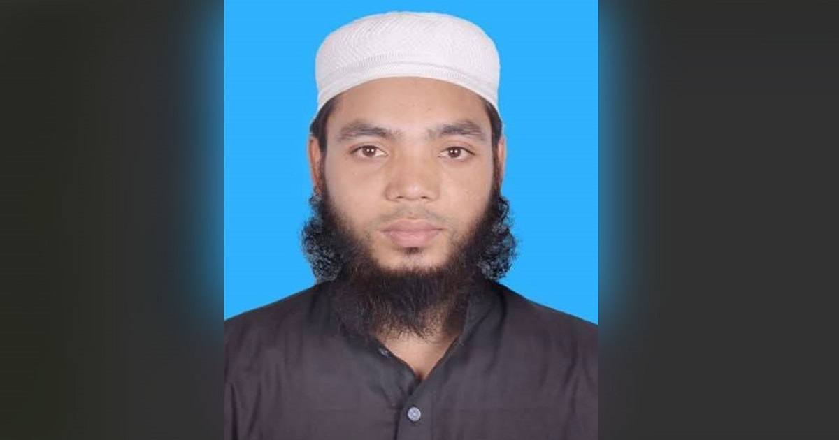 সড়ক দুর্ঘটনায় সহকারী প্রিজাইডিং অফিসারসহ ২ জন নিহত