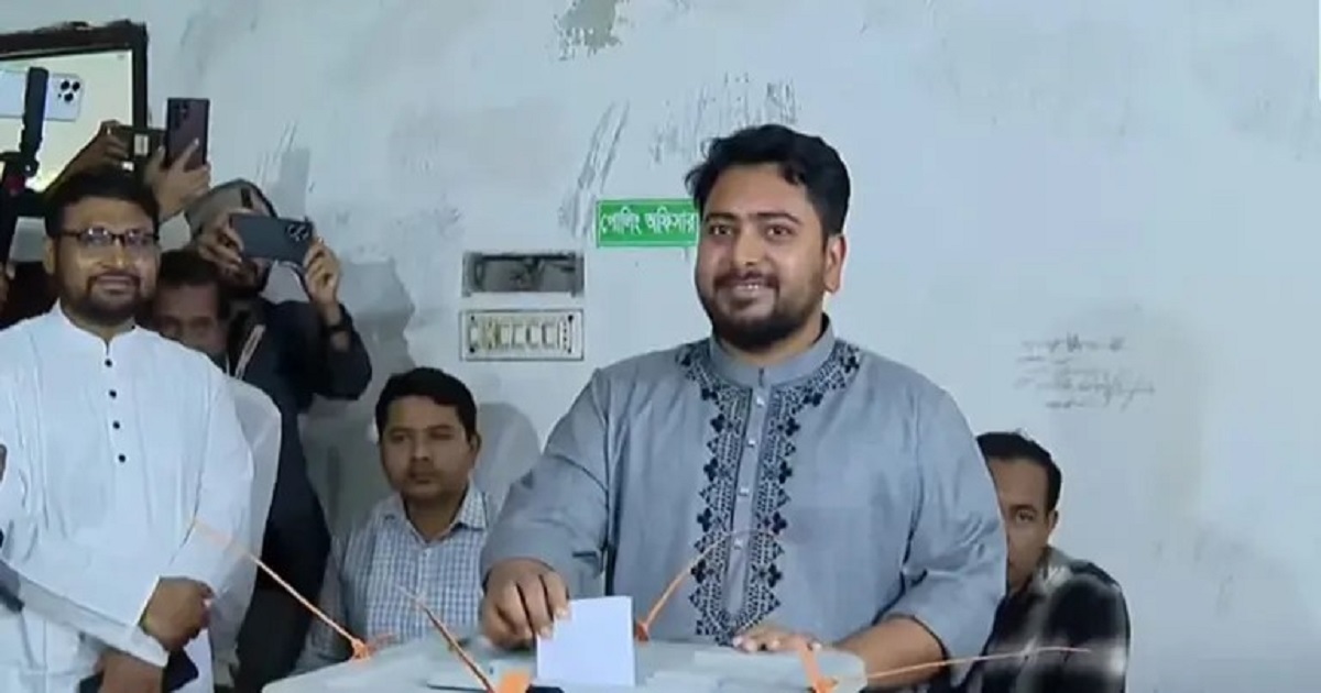 ভোট দিয়েছেন নাহিদ ইসলাম