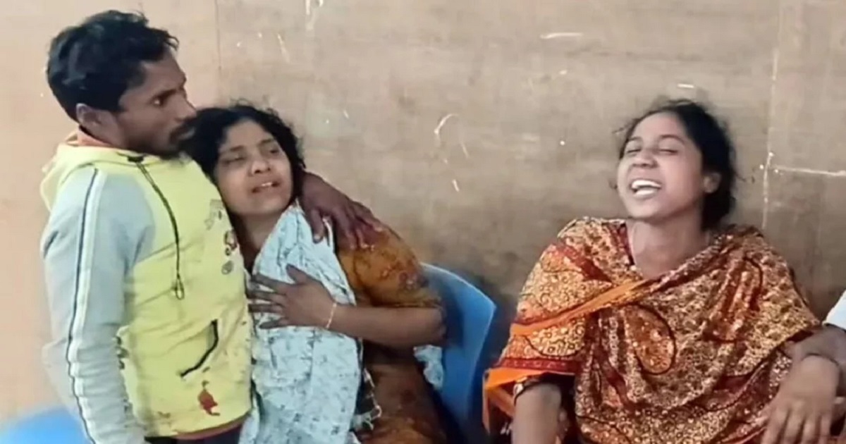 ভোলায় নিজ বাড়ির সামনে বৃদ্ধকে কুপিয়ে হত্যা