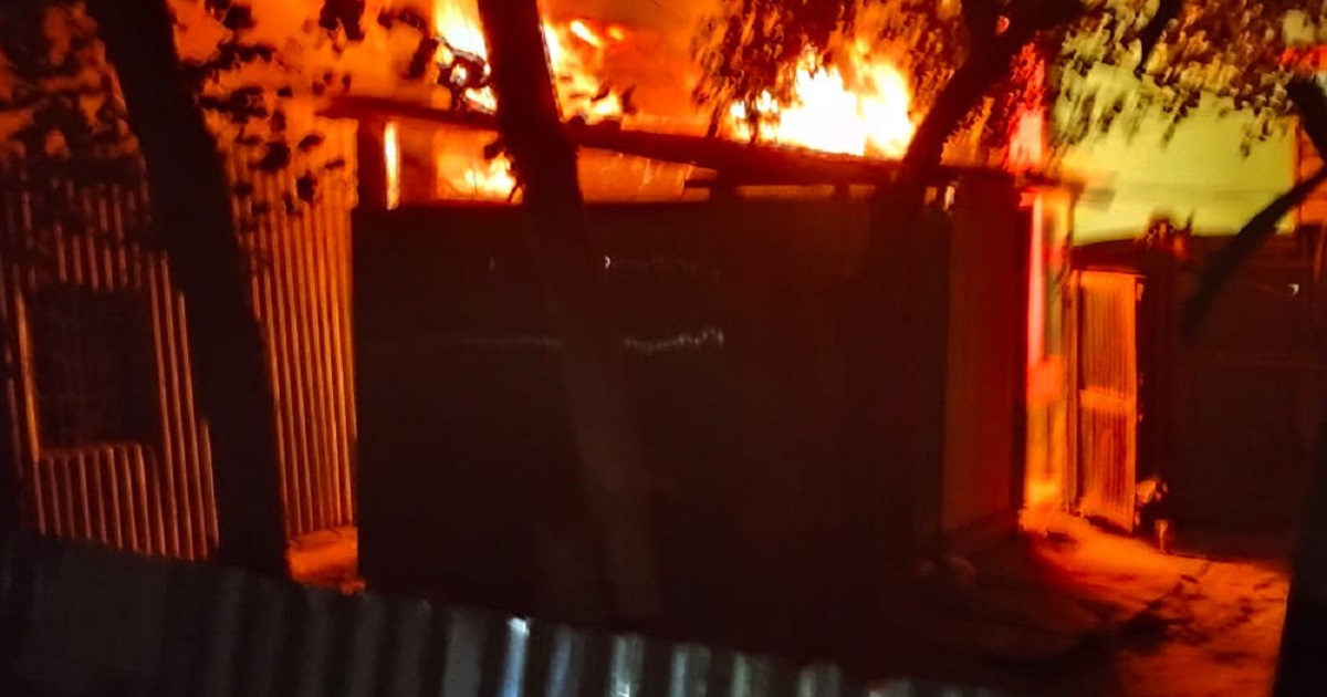 চান্দিনায় মধ্যরাতে অগ্নিকাণ্ড ৯ ঘর ভস্মীভূত