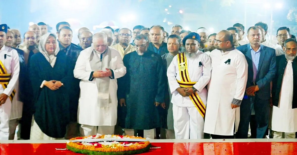 ভাষাশহীদদের প্রতি প্রধান বিচারপতির শ্রদ্ধা