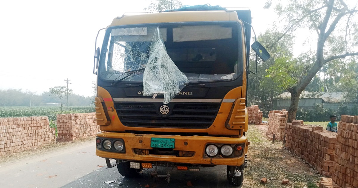 ট্রাকের ধাক্কায় শিক্ষার্থীর মৃত্যু