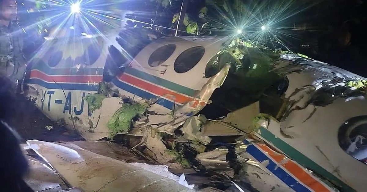ভারতে এয়ার অ্যাম্বুলেন্স বিধ্বস্ত নিহত ৭