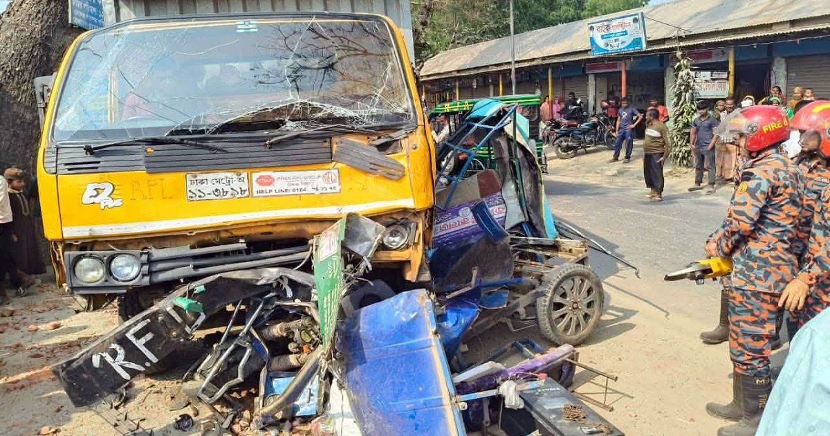 গাইবান্ধার সাদুল্লাপুর উপজেলাে কাভার্ডভ্যান-অটোর সংঘর্ষে নিহত ২, আহত অন্তত ৮