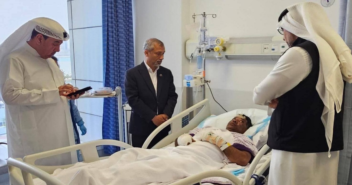 বাহরাইনে হামলার শিকার দুই বাংলাদেশিকে হাসপাতালে দেখতে গেলেন রাষ্ট্রদূত