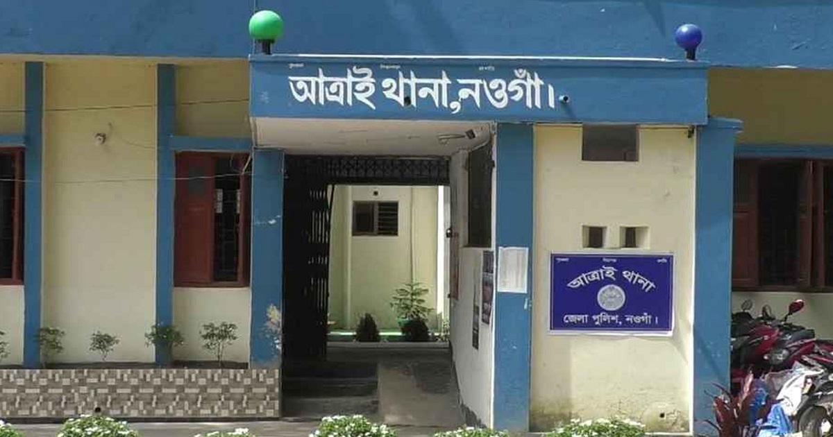 নওগাঁয় স্বামী-স্ত্রী ও সন্তানকে ছুরিকাঘাতে হত্যা, স্বামী আত্মহত্যা