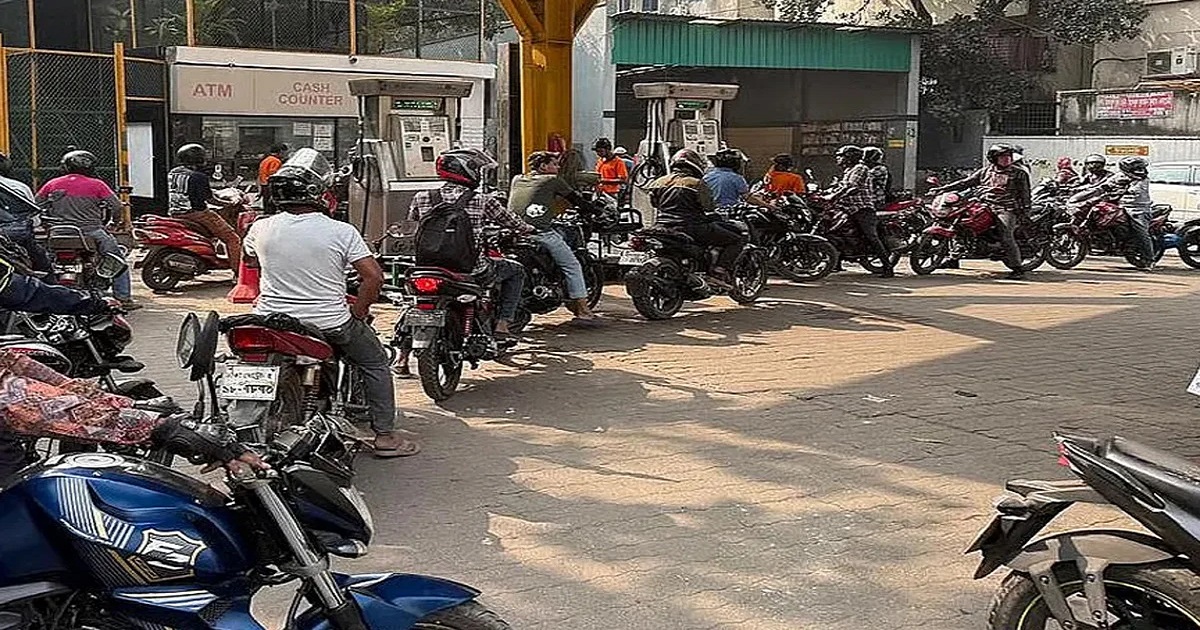 বেঁধে দেওয়া হলো যানবাহনে তেল নেওয়ার সীমা