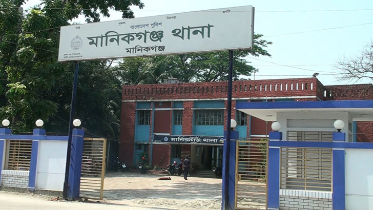 মানিকগঞ্জে সড়ক দুর্ঘটনায় মোটরসাইকেল আরোহী স্বামী-স্ত্রীর মৃত্যু