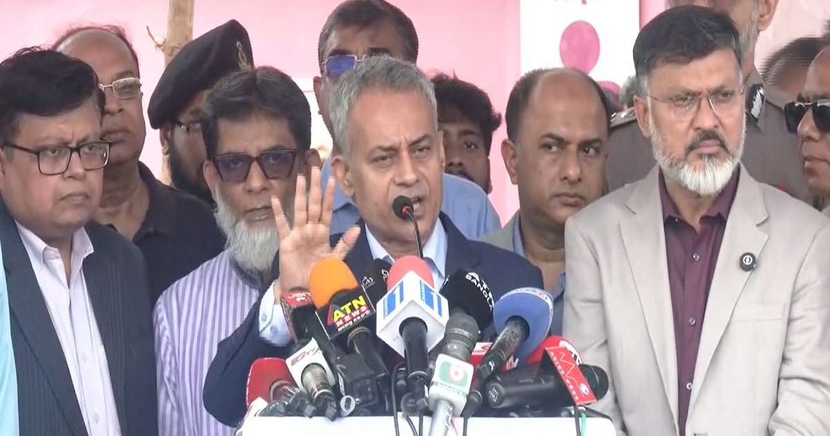 জ্বালানি তেলের দাম বাড়ছে না, সংকট নেই: সেতুমন্ত্রী