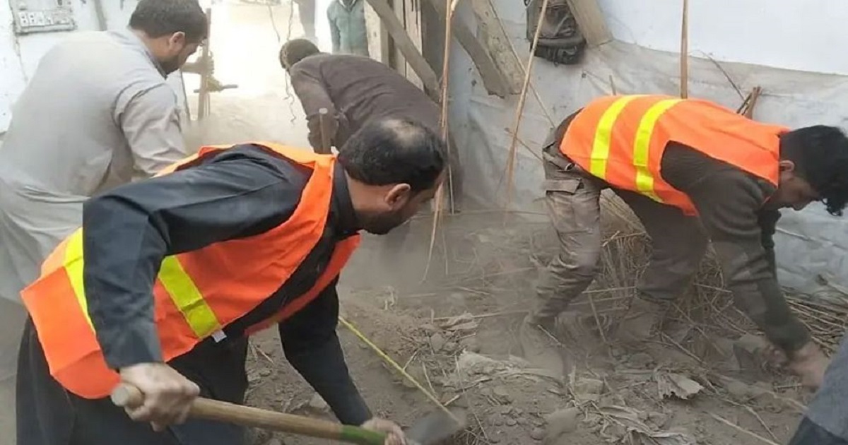 আর্থিক সহায়তা নিতে এসে ছাদ ধসে ৮ নারী নিহত
