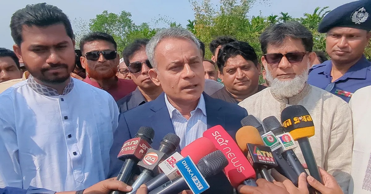 সরকার পর্যাপ্ত তেলের সরবরাহ নিশ্চিত করছে: রবিউল আলম