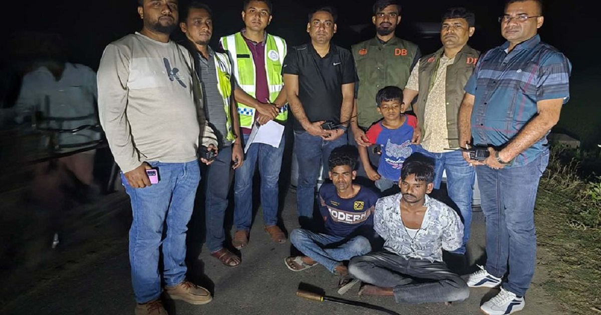 নিজ সন্তান অপহরণ, পিতা ও সহযোগী গ্রেফতার