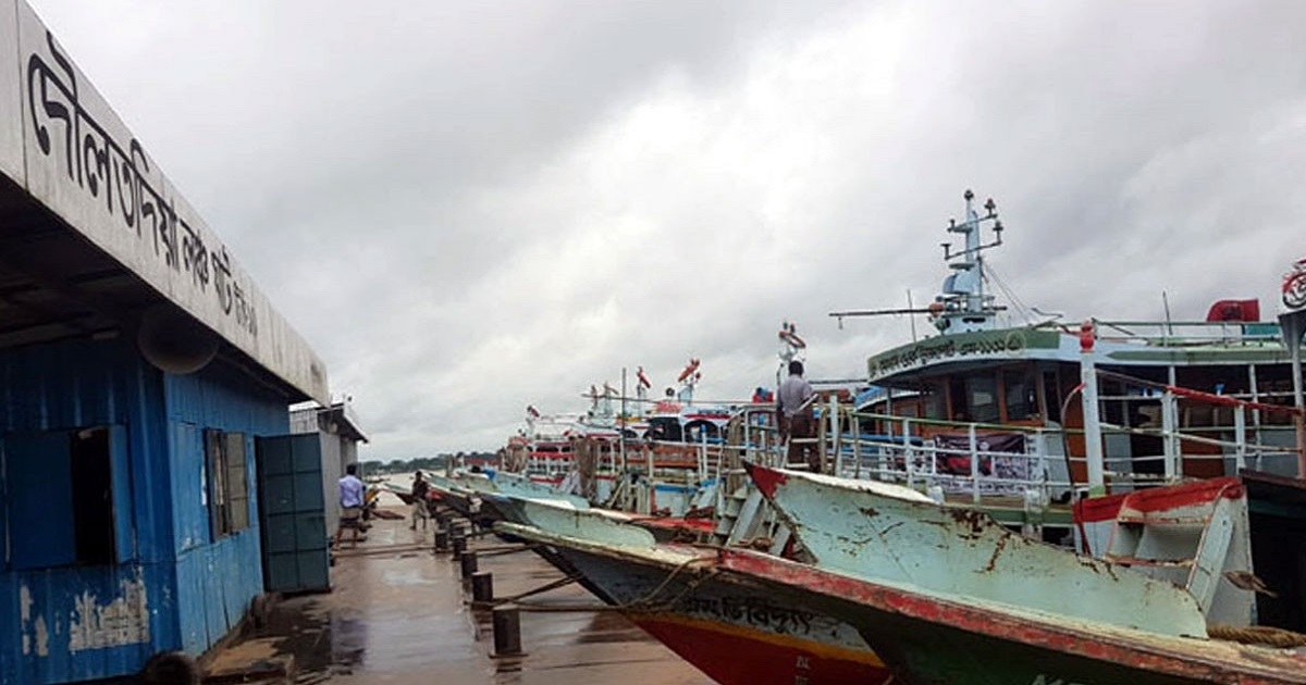 লঞ্চ-তেলবাহী জাহাজ সংঘর্ষ, অন্তত ১০ জন আহত