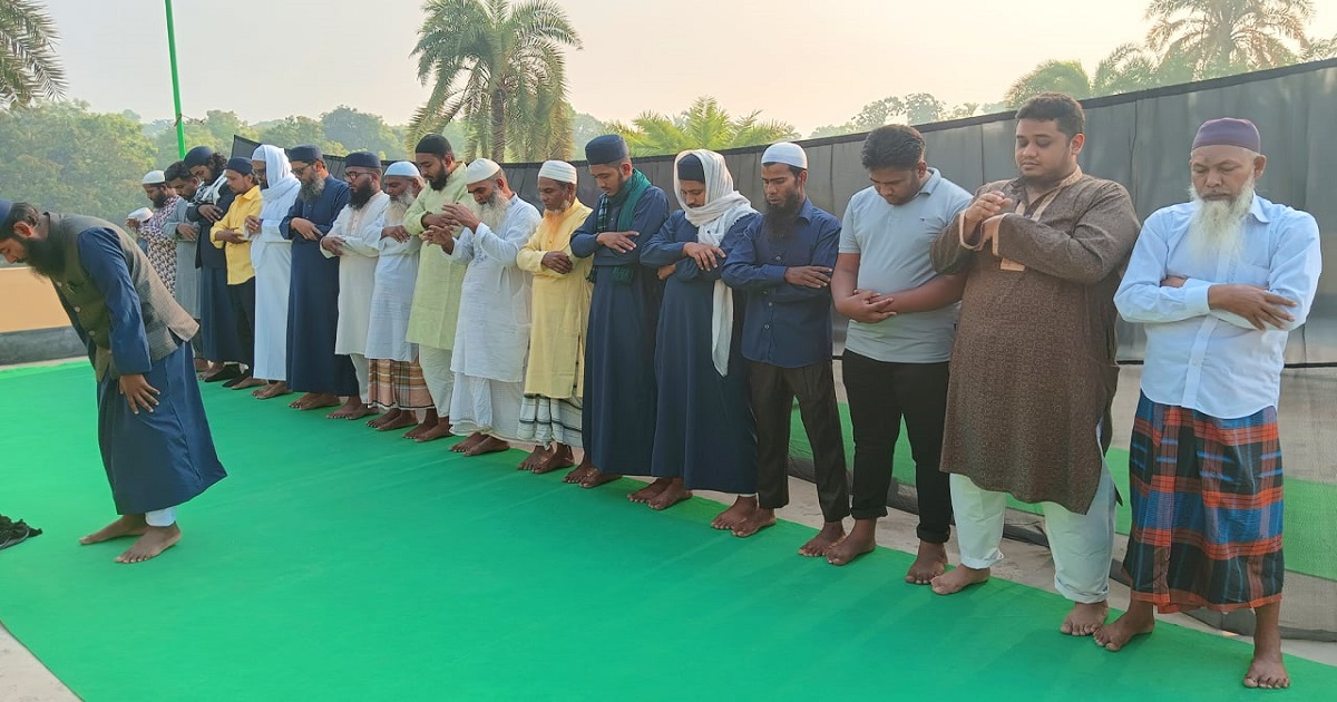 রাজশাহীর পুঠিয়ায় ঈদ উদযাপন