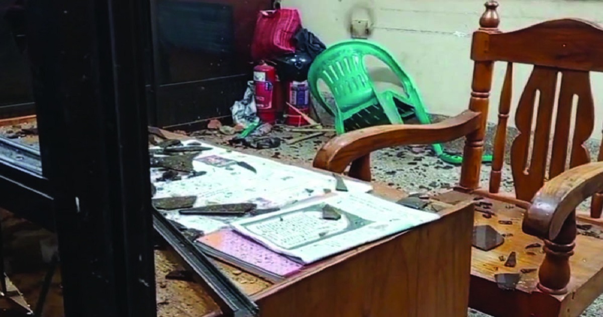 ঠাকুরগাঁওয়ে ফিলিং স্টেশনে দুর্বৃত্তদের হামলা, আহত ২