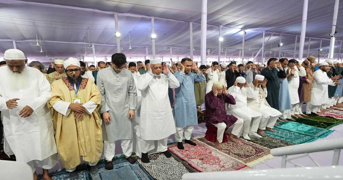 মোনাজাতে যুদ্ধ বন্ধে মুসলিম দেশগুলোকে ঐক্যবদ্ধ হওয়ার আহবান