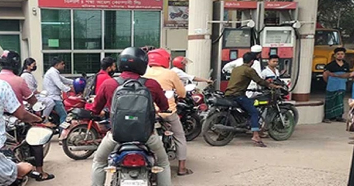 নিরাপত্তা ঝুঁকিতে পাম্প চালু রাখতে পুলিশের সহায়তা চাইলো মালিকরা