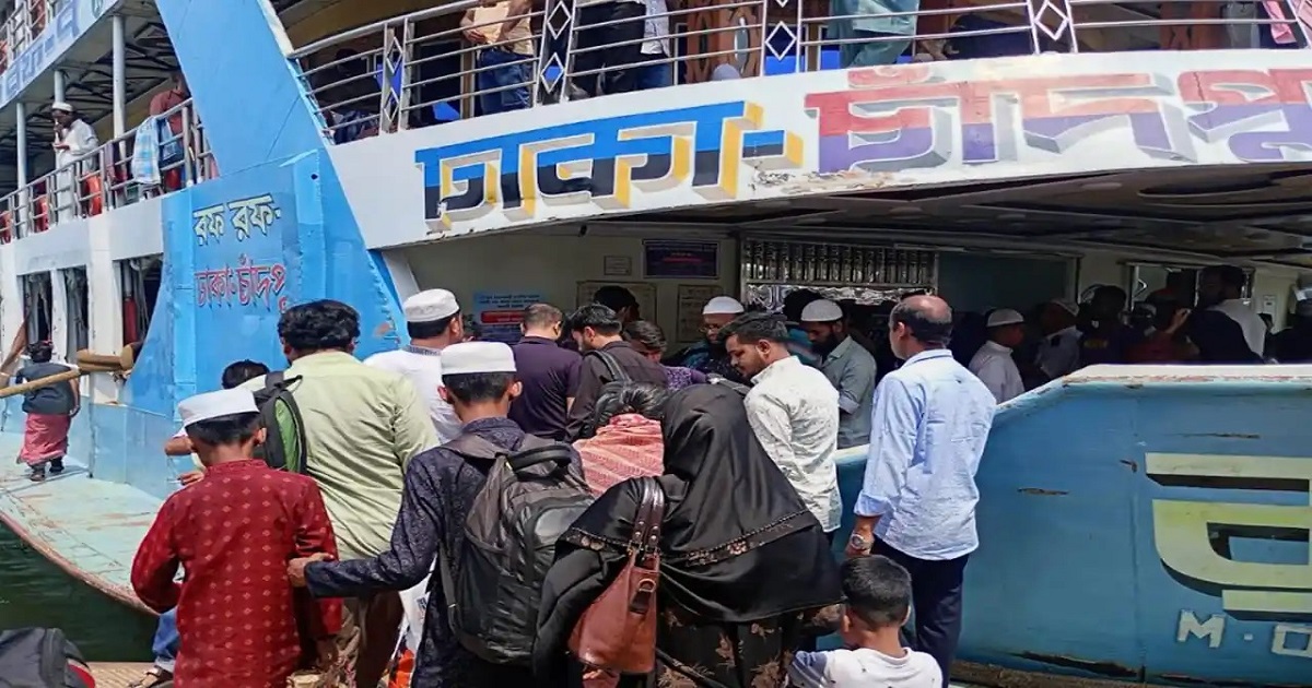 যাত্রী চাপে নাজেহাল চাঁদপুর লঞ্চঘাটে সতর্ক দৃষ্টি বিআইডব্লিউটিএ