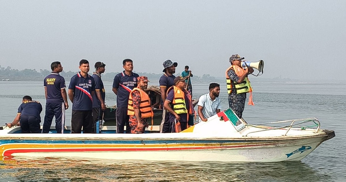 দৌলতদিয়ায় তৃতীয় দিনের উদ্ধার অভিযান অব্যাহত