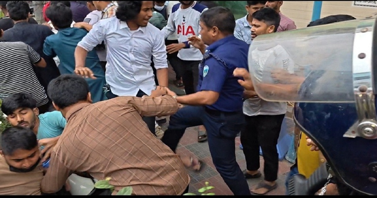 লক্ষ্মীপুরে পুলিশের সঙ্গে বৈষম্যবিরোধী ছাত্রদের সংঘর্ষ, আহত ৮