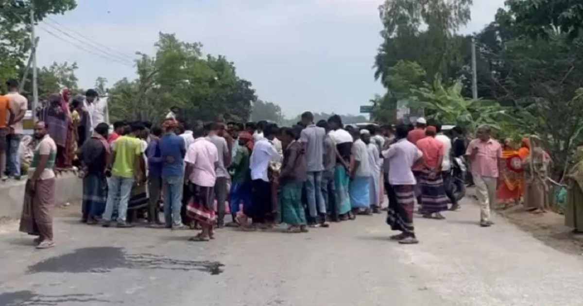 বাসের চাকায় পিষ্ট ছাত্রদল নেতা
