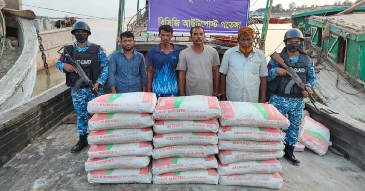 মিয়ানমারে সিমেন্ট পাচারকালে গ্রেফতার ৪