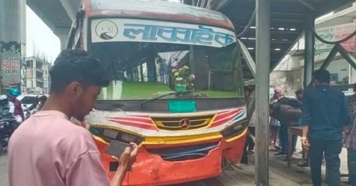 ফার্মগেটে লাব্বাইক সিএনজি সংঘর্ষে নিহত ১