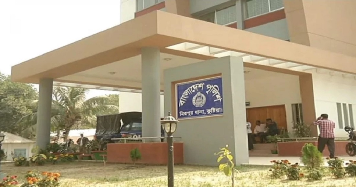 শ্রেণিকক্ষে ছাত্রীকে ধর্ষণ বিদ্যালয়ের পিয়ন গ্রেফতার