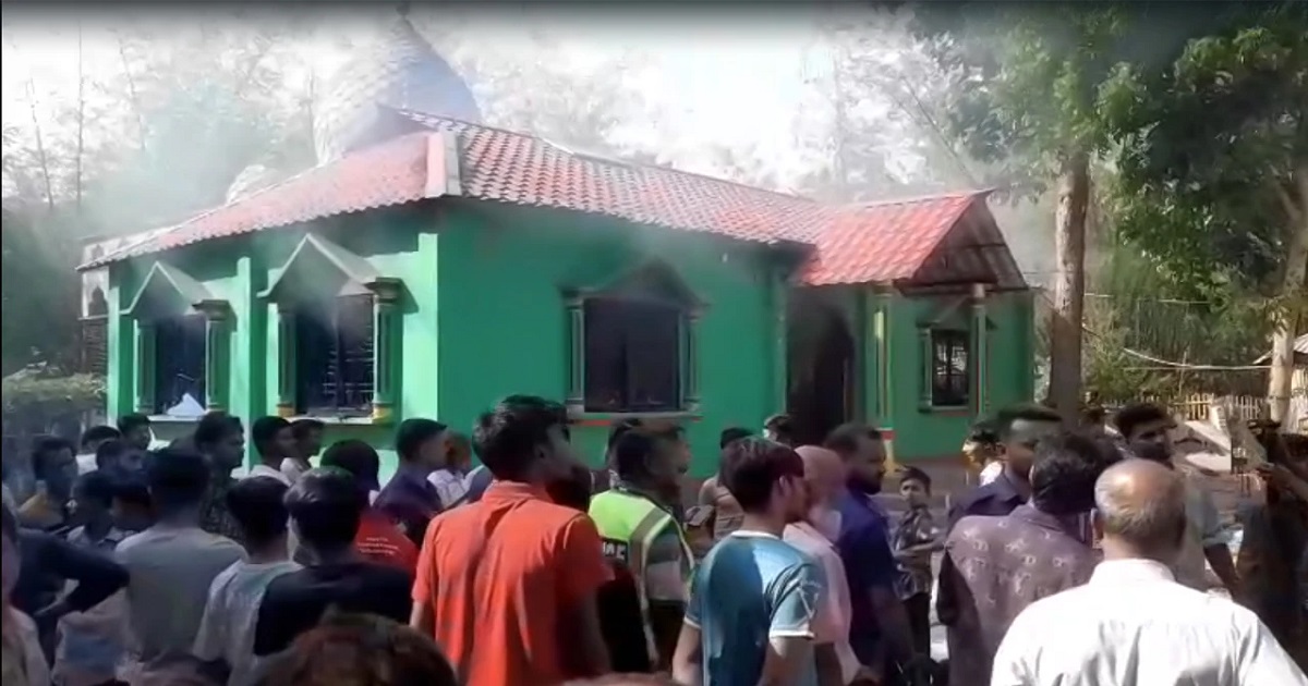 কুষ্টিয়ায় মাজারে হামলা-অগ্নিসংযোগ, কথিত পীর নিহত