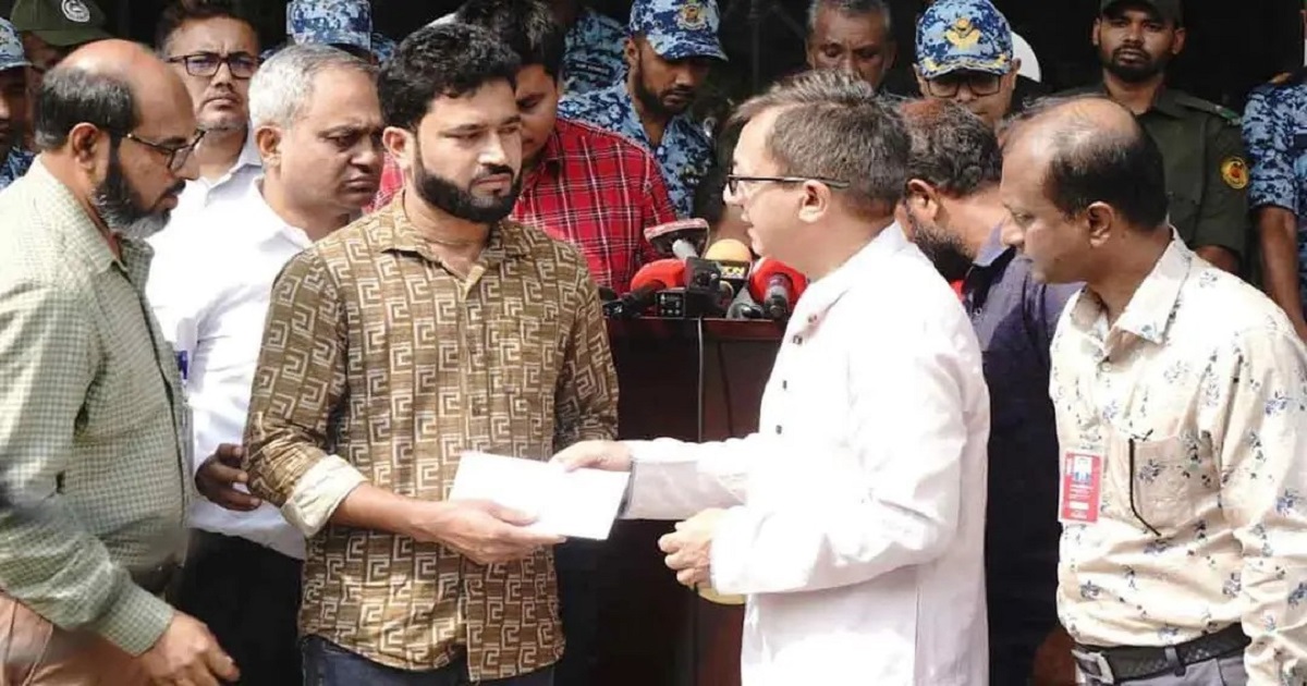 গিরিশ চন্দ্রের মরদেহ গ্রহণ করলেন বাণিজ্যমন্ত্রী