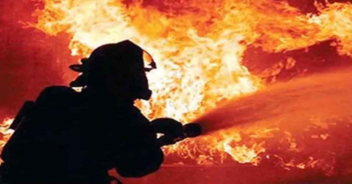 বনানীতে ১১ তলা ভবনে আগুন