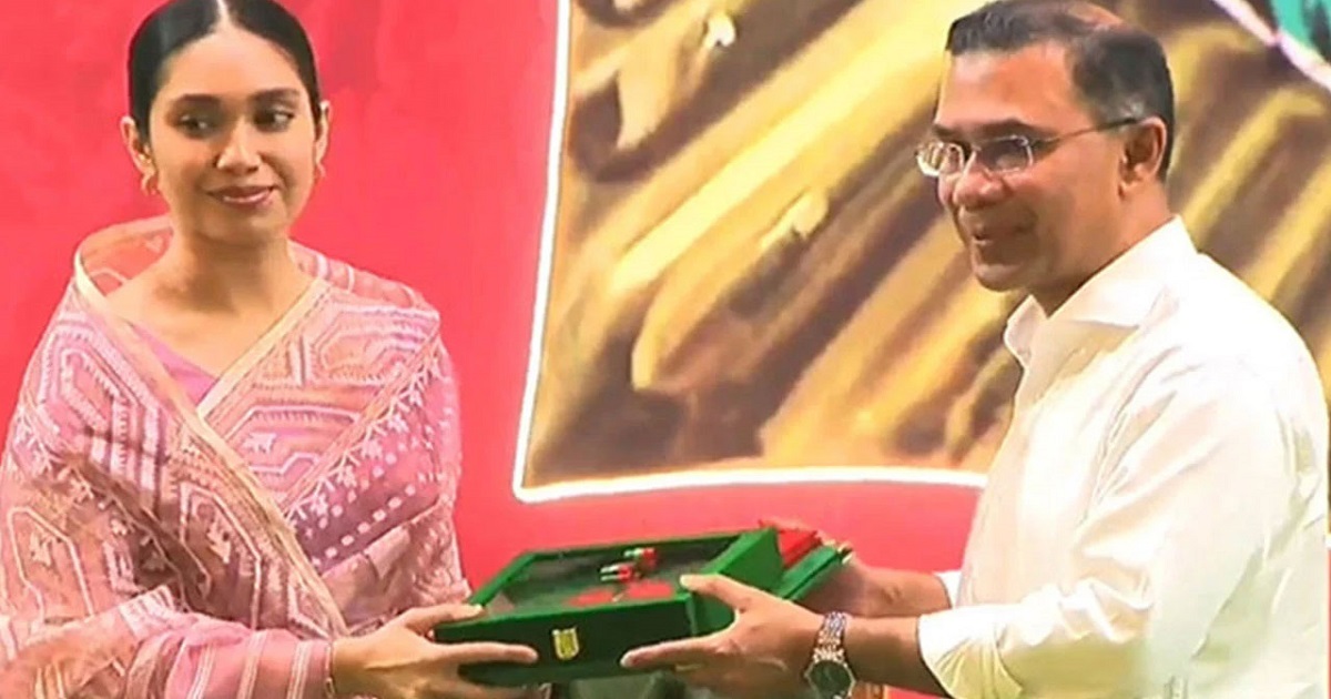 খালেদা জিয়ার হয়ে স্বাধীনতা পুরস্কার নিলেন নাতনি জাইমা রহমান