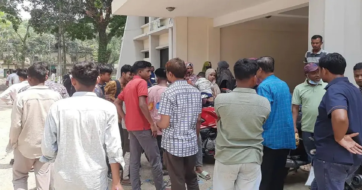 বাধা পেরিয়ে এসএসসি পরীক্ষায় অংশ নিলো গাইবান্ধার ৬৫ শিক্ষার্থী